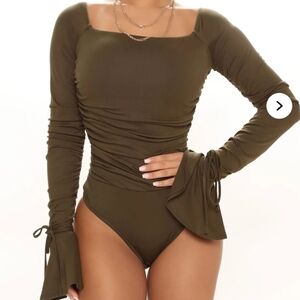 Fashion Nova long sleeve bodysuit